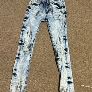 rebel black and light washed skinny jeans. size 32x32.